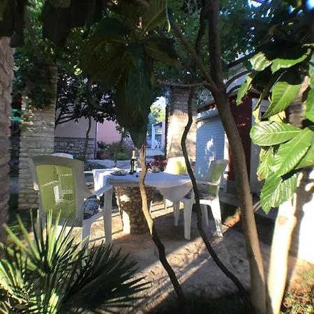 Strandnahes Haus Lolinka Mit Schattiger Terrasse *