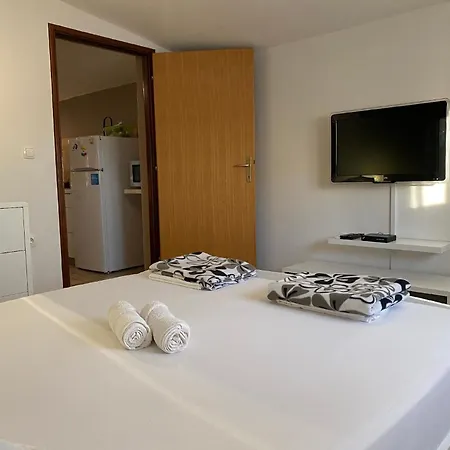 Strandnahes Haus Lolinka Mit Schattiger Terrasse Holiday home *