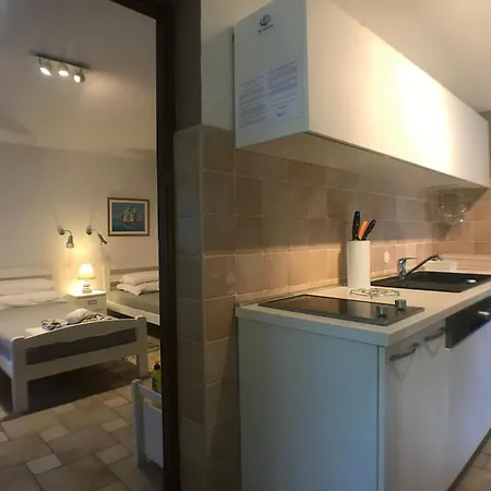 Strandnahes Haus Lolinka Mit Schattiger Terrasse Bibinje