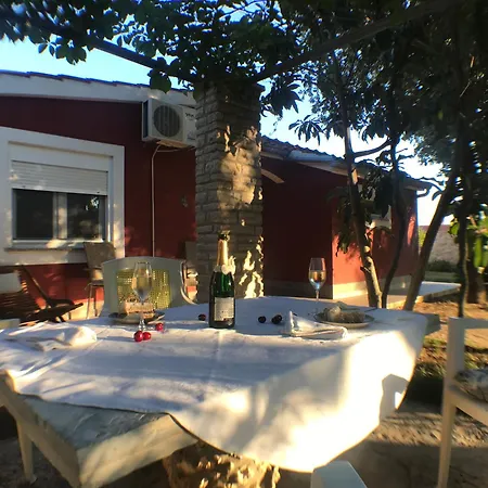 Strandnahes Haus Lolinka Mit Schattiger Terrasse